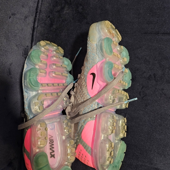 Nike Women's Vapormax - Picture 4 of 8